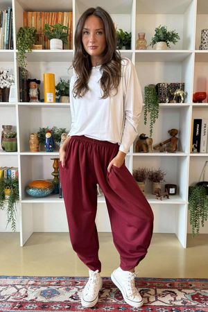 The Sunday Morning 7/8 Twist Pant Burgundy